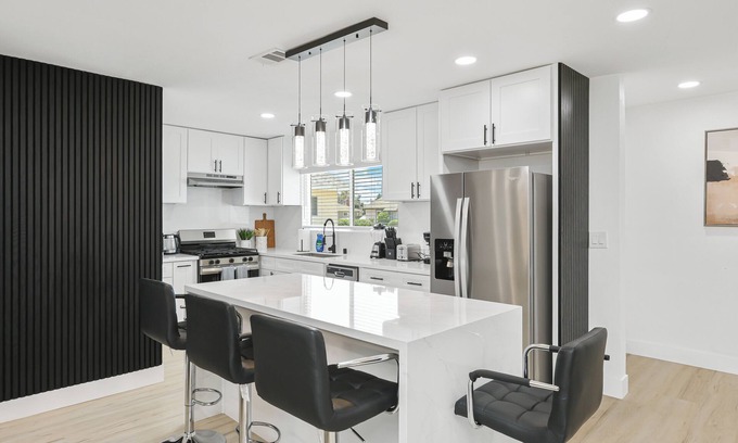 Garden Grove House | Delightful 4-bedroom house with AC in Garden Grove