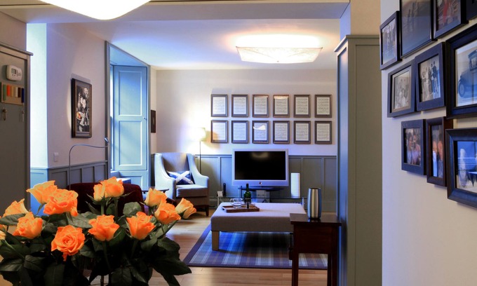 New Town Apartment | Delightful city-centre maindoor flat - bright and sunny with private courtyard
