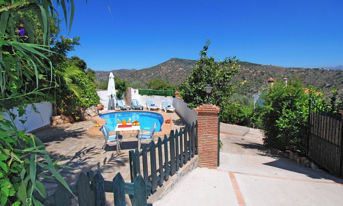 Comares Villa | Delightful country house-pool-outdoor kitchen-WIFI-AIRCON-privacy-pets-BBQ-views