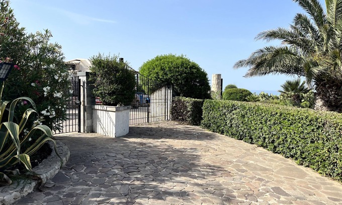 Syracuse Villa | Delightful villa with magnificent sea view
