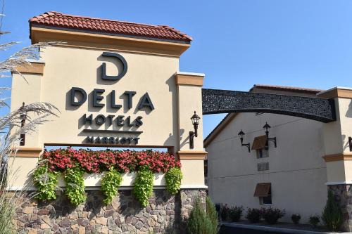 Indianapolis Hotel | Delta Hotels by Marriott Indianapolis East
