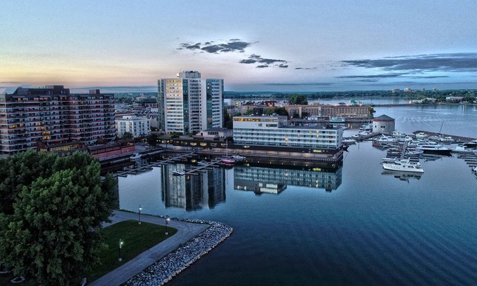 Kingston Hotel | Delta Hotels by Marriott Kingston Waterfront