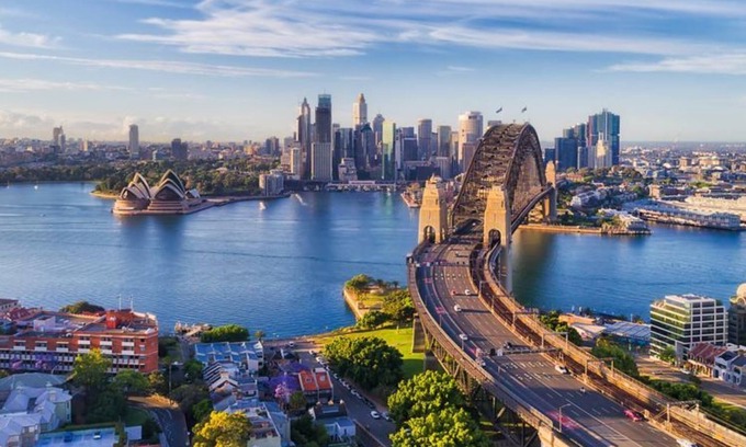 North Sydney Apartment | Deluxe 1 Bedroom Apartment at Miller Street, North Sydney