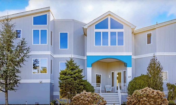 Loveladies House | Deluxe 6 Bedroom home in Loveladies with Pool!