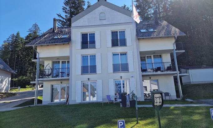 Lojzova Paseka Apartment | Deluxe apartment directly on Lake Lipno