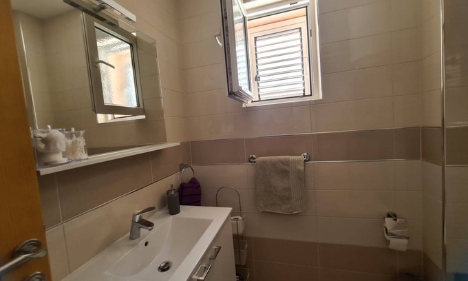 Metajna Condo | Deluxe apartment for 4 people, private bathroom and terrace with sea view