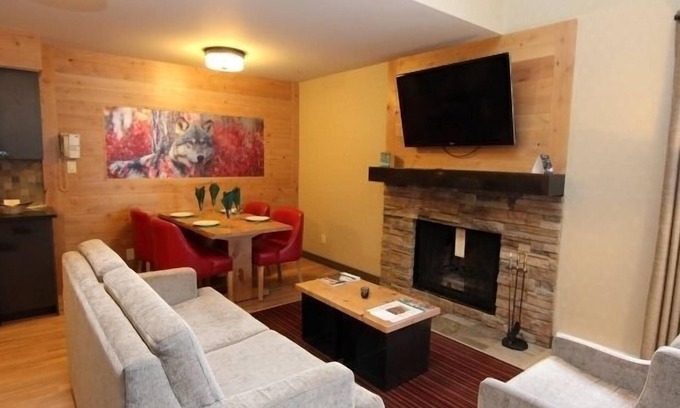 Banff Condo | Deluxe, Bright, Spacious | Base of Tunnel Mountain