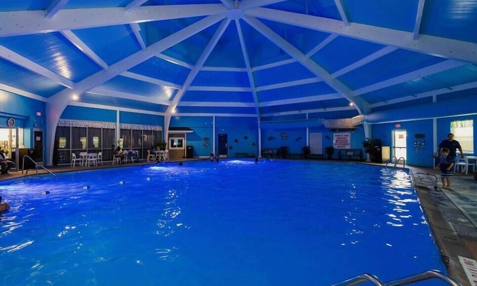 Long Pond House | Deluxe Business Hub with Spa & Pool!