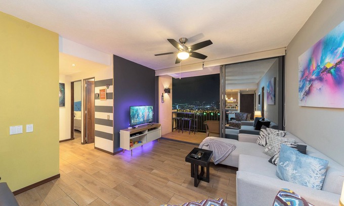San Salvador Apartment | Deluxe, City views, Rooftop pool, upscale location