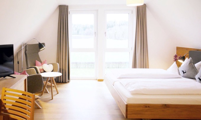 Albstadt Apartment | Deluxe Doppelzimmer Heimatliebe