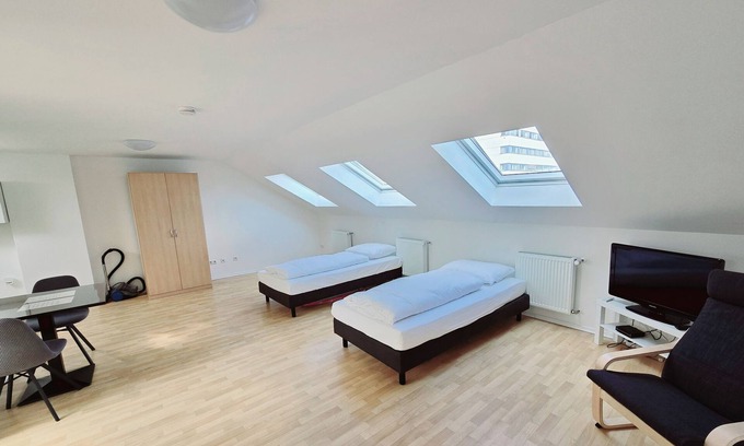 Heilbronn Apartment | Deluxe Double Room Apartments EFDE GmbH - Allee 41 Apartment 41