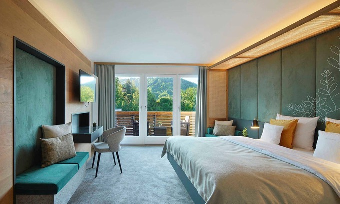 Tegernsee House | Deluxe double room with mountain view - Hotel DAS TEGERNSEE