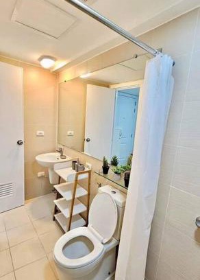 Bacolor Apartment | Deluxe Dream - Azure North