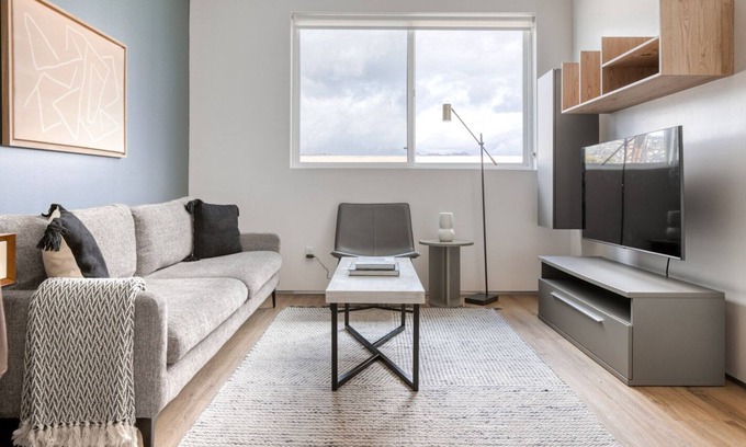 La Brea Apartment | Deluxe Hollywood 1BR w/ Terrace & Gym, nr Melrose shops, by Blueground