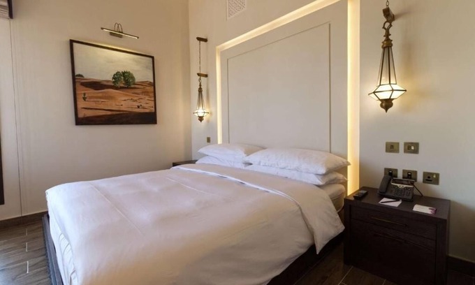 Al Madam Apartment | Deluxe King Room Near Al Bury Tower Sharjah
