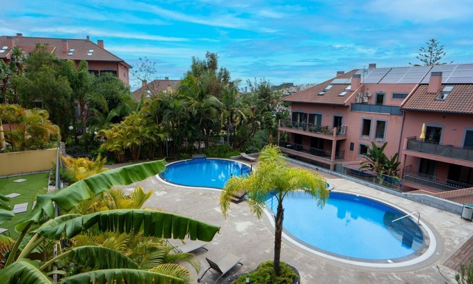 Santa Luzia Apartment | Deluxe Living by LovelyStay