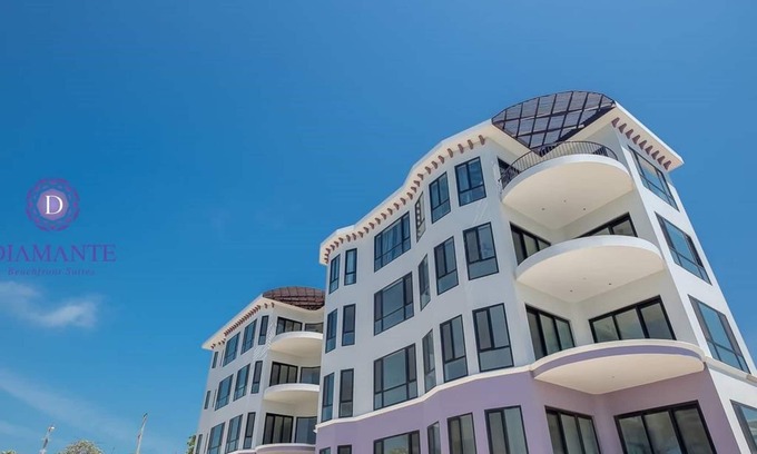 San Pedro Condo | Deluxe Ocean Front Suites A4- Pool/Jacuzzi/heart of Town