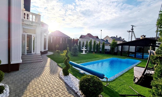 Chisinau Villa | Deluxe Privat House & PooL !!!