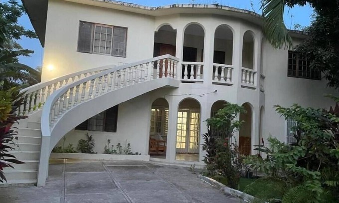 Negril Apartment | Deluxe Queen Studio 3