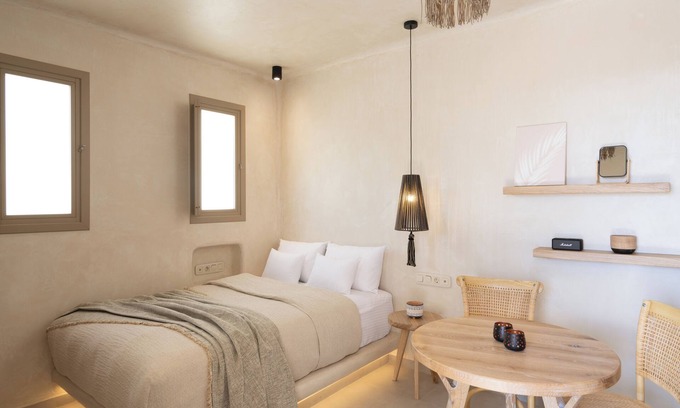 Vothon Apartment | Deluxe Suite with private Pool