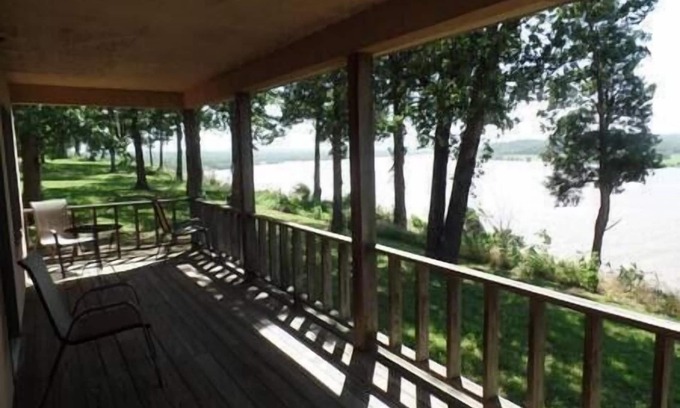 Golconda House | Deluxe Two Bedroom Bungalow w/Full Kitchen & View!