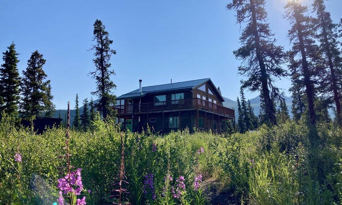 McKinley Park House | Denali Park - Ridgeview House with 360 mountain views all around!