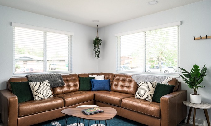 Berkley House | Denver Emerald - 2 Bedrooms/1 Full Bath/Sleeps 4 [Close to Downtown]