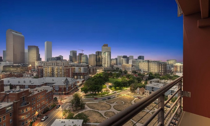 San Rafael Condo | Denver Highrise Condo with Amazing Views