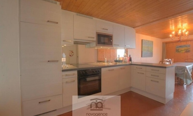 Anzere Apartment | Departure "skis on" from this apartment. Located in the central square and pedestrian Anzère, this p