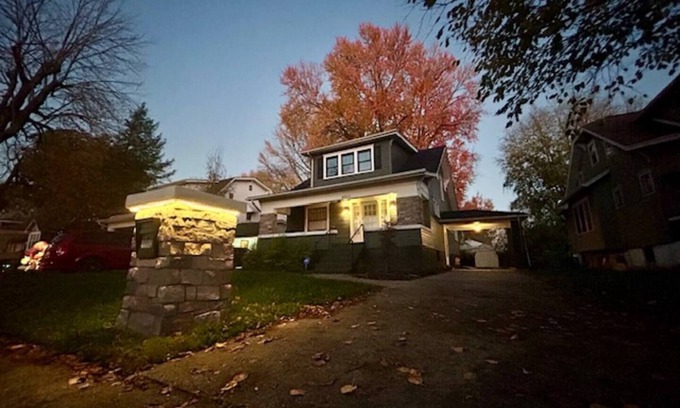 Beechmont House | "Derby City Relax" A Very charming & Spacious 3 Bedroom, 2 Bath, Entire Home