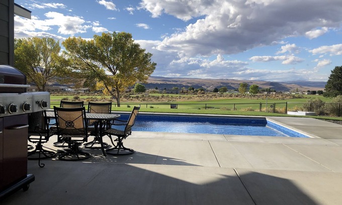 Desert Aire House | Desert Aire Oasis - POOL and Hot Tub with Views