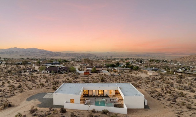Joshua Tree House | Desert Dawn by Fieldtrip | Iconic Design w/Pool and Spa