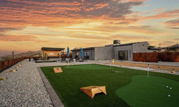 Joshua Tree House | DESERT DREAMSCAPE-PoolSpa-MiniGolf