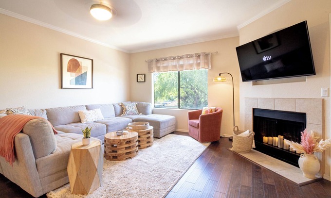 North Scottsdale Condo | Desert Escape - N Scottsdale Quiet, Contemporary 2Br2Ba, W/D, Pools, Fast WiFi