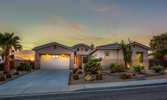 Desert Hot Springs House | Desert Hot Springs Bright and Modern Paradise