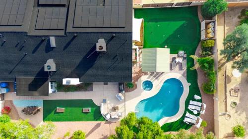 Avant House | Desert Oasis Resort Style Backyard Sleeps 18 Games