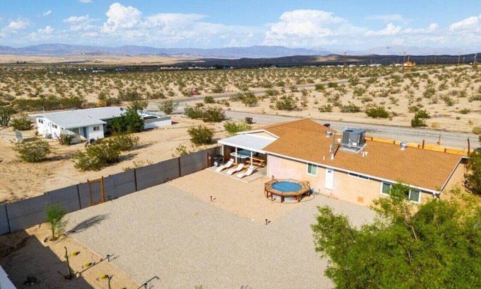 Twentynine Palms House | ☆Desert Rose☆ cocktail pool☆spa ☆3 min to JT Park