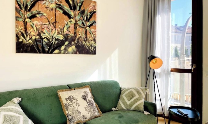 Padova Apartment | Design and comfort with Private Patio, steps from the Basilica of Saint Anthony.