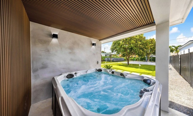 Buena Vista House | Design Dist villa:Pool,HotTub,billardandNespresso