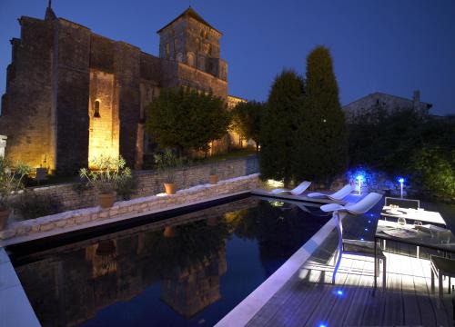 Sammarçolles Hotel | Design Hôtel des Francs Garçons