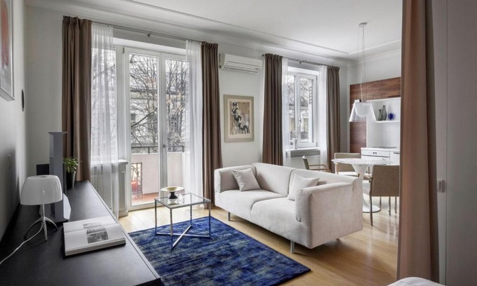 Liberty Avenue Apartment | Design Studio Apartment with Balcony by Domvia
