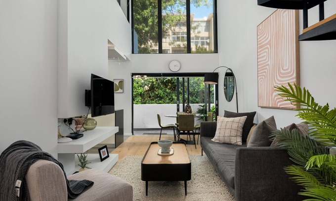 Sea Point Apartment | Designer Apartment in Sea Point
