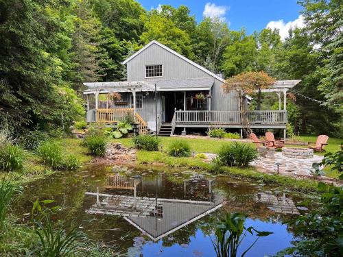 Margaretville House | Designer Chalet with Hot Tub and Fire Pit