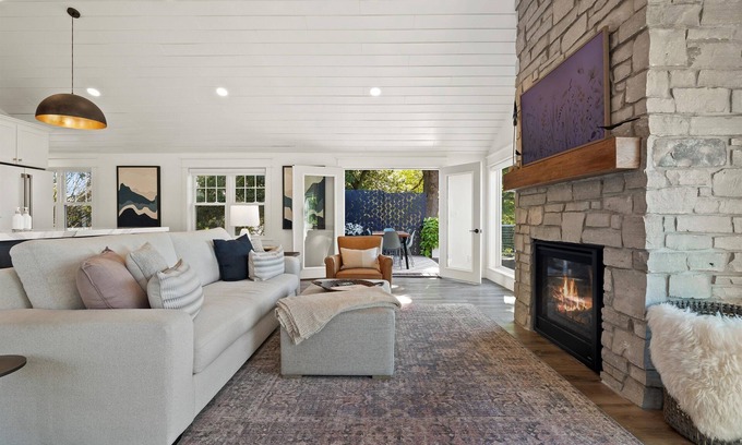 Village of Pewaukee House | Designer Home with Lake Views + Cozy Fireplace