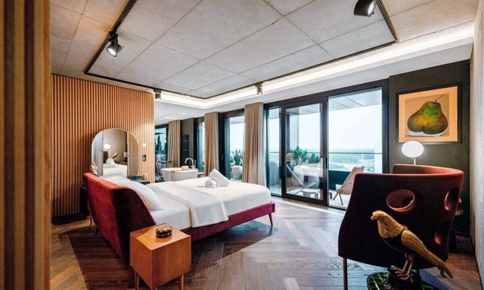 Gasperich Apartment | Designer Luxury Penthouse with Concierge