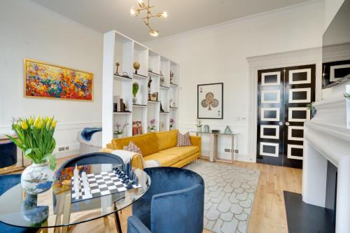 Mayfair Apartment | Designer Retreat by Green Park