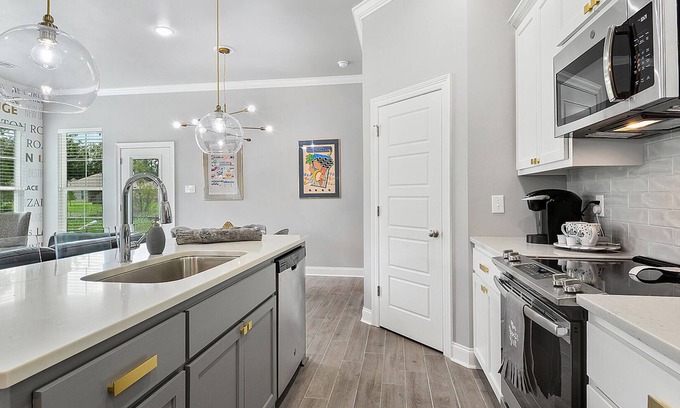 South Baton Rouge House | Designer Series Near LSU By Poree Homes