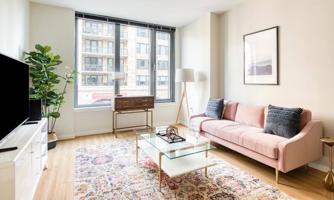 Bethesda Apartment | Desirable 1BR in Bethesda w/ Amenities + Pets OK