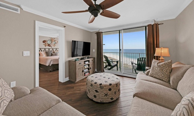 Holiday Isle Condo | Destin on the Gulf 704 |Gulf View Condo w/Pool + Free Beach Service