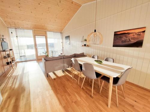 Tranoy Municipality Apartment | Destination Senja - Stonglandseidet